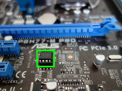 マザーボード上のROM